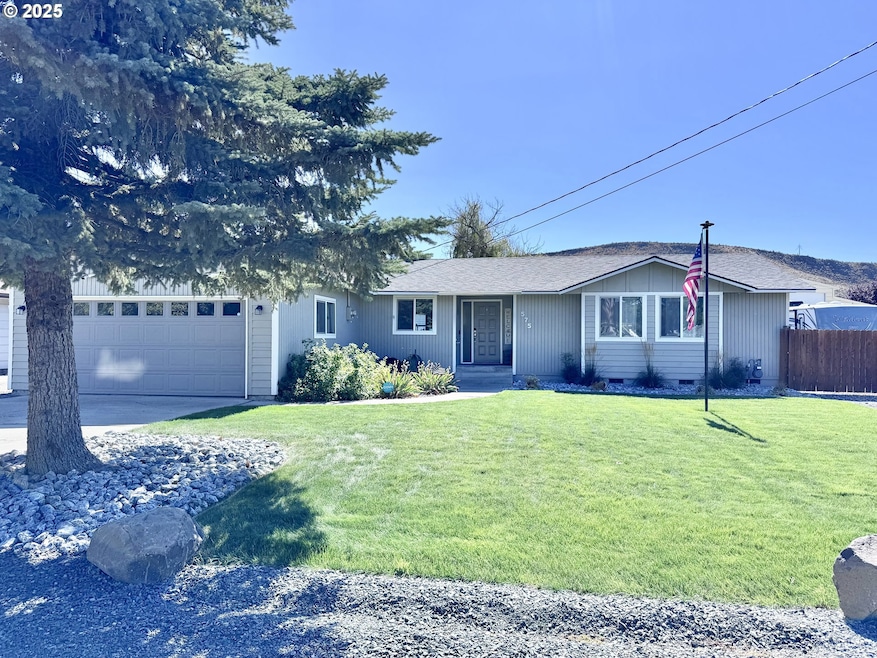575 Broadway St, Baker City, OR 97814 - photo 1