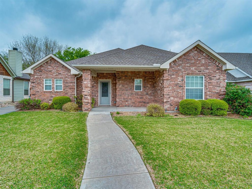 504 Strom Ct, Ennis, TX 75119 - photo 1