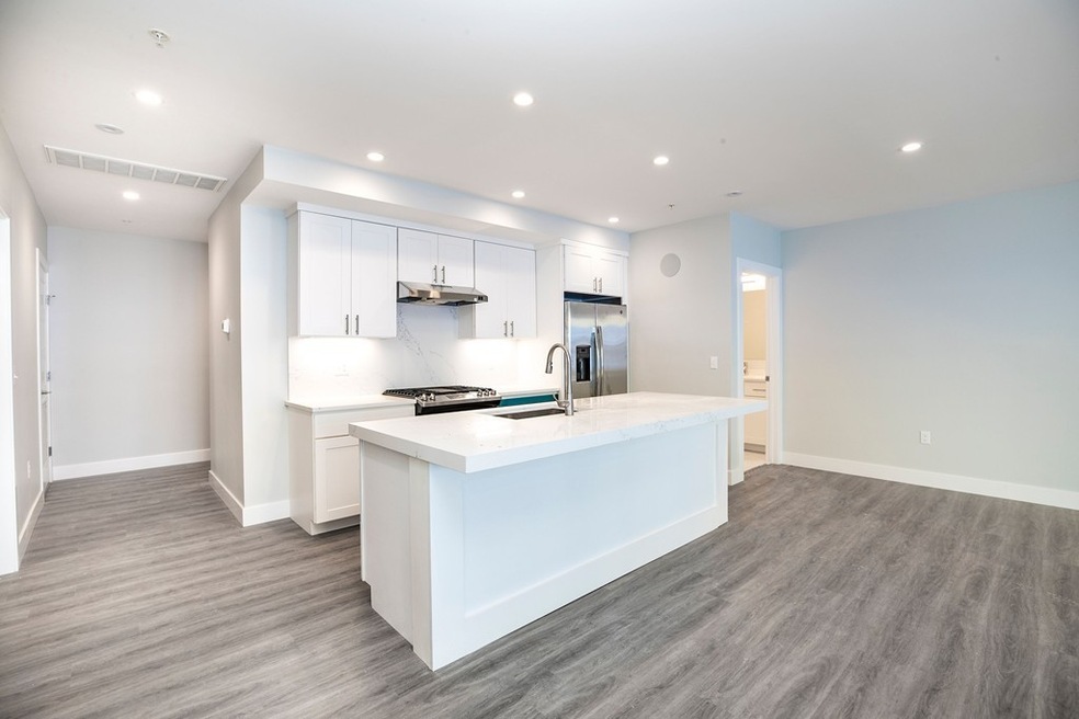 151 Hancock St unit 4, Quincy, MA 02171 - photo 1