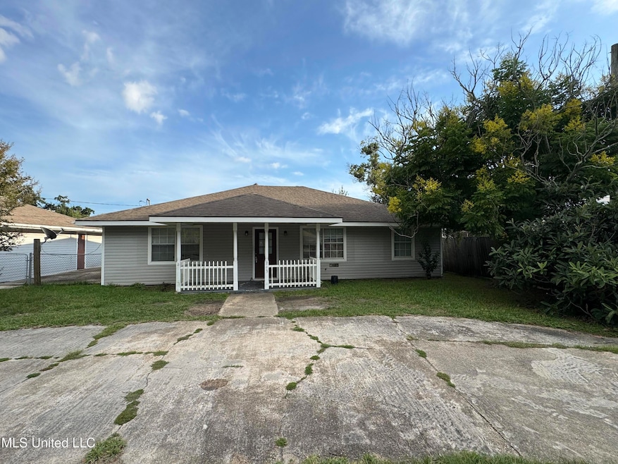 213 Oak St, Long Beach, MS 39560 - photo 1