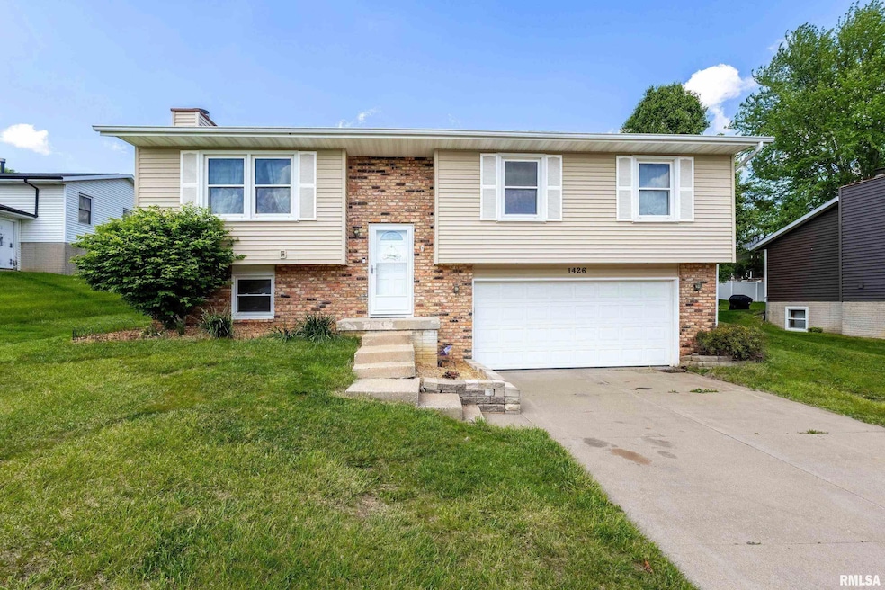 1426 W 48th St, Davenport, IA 52806 - photo 1