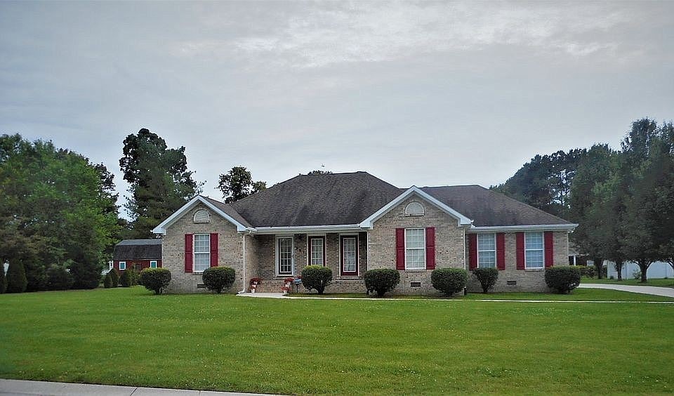 261 Regalwood Dr, Manchester, TN 37355 - photo 1