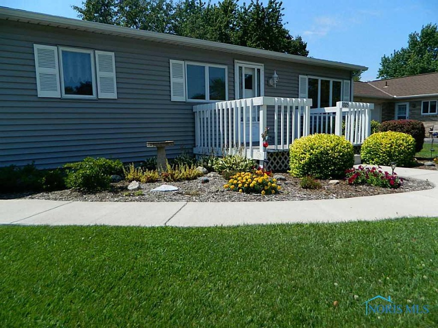 1005 W College Ave, Woodville, OH 43469 - photo 1