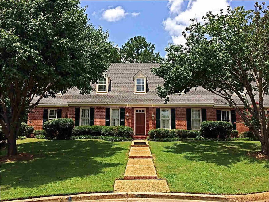 WELCOME TO 127 N. MEADOWS PLACE!