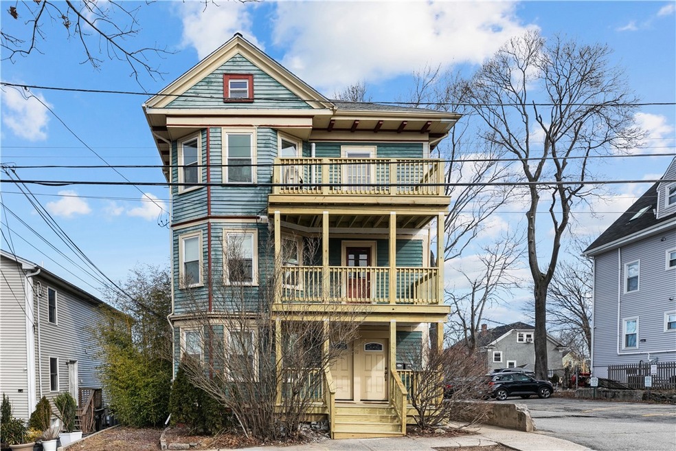 98 Evergreen St unit 3, Providence, RI 02906 - photo 1