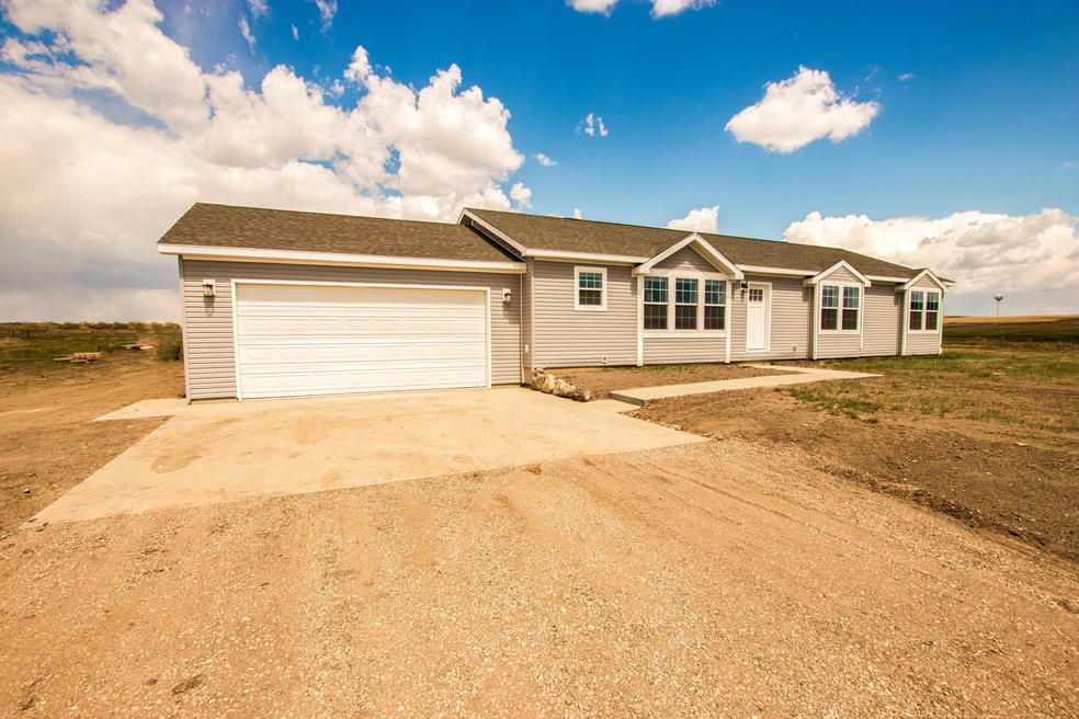 14991 Cochise St, Williston, ND 58801 - photo 1