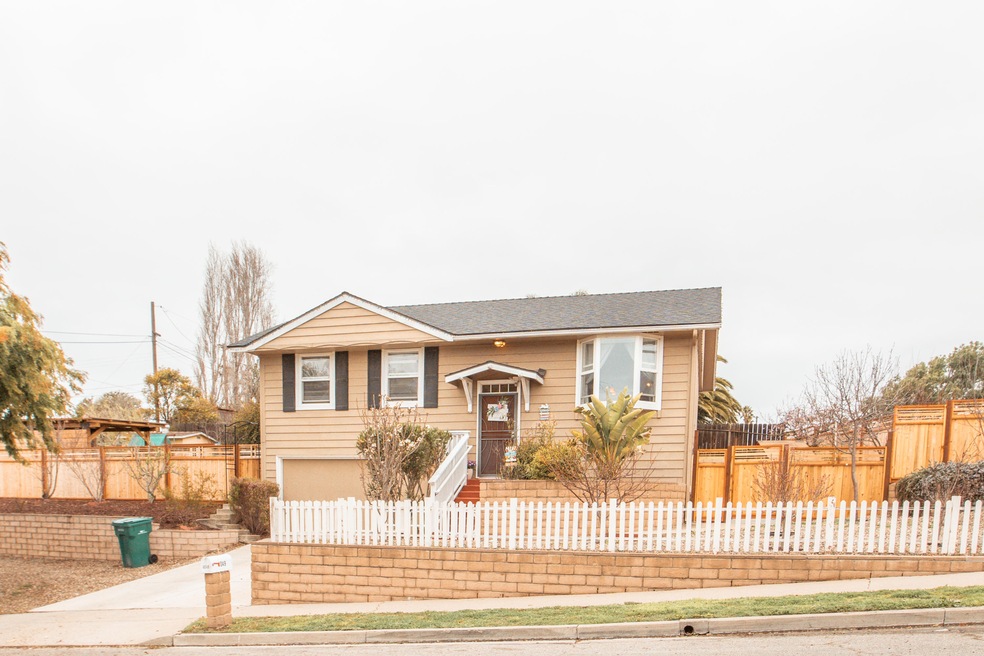 4049 SOLAR WAY-27