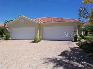 Curb appealing villas in deed restricted community