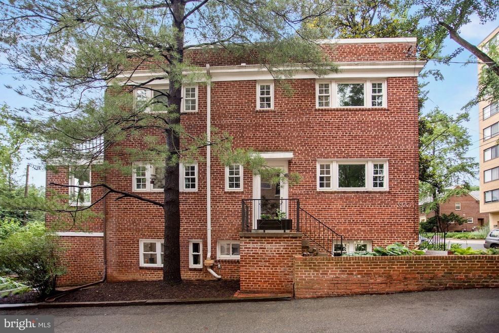 3520 Cumberland St NW, Washington, DC 20008 - photo 1