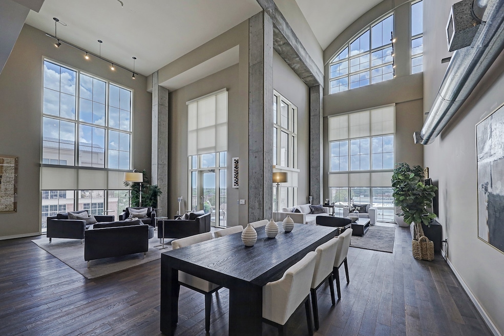 Wow! Spectacular Penthouse near Tanglewood. 21-35'