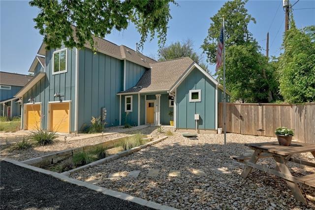 SOUTH AUSTIN – Gorgeous contemporary Farmhouse-Sty