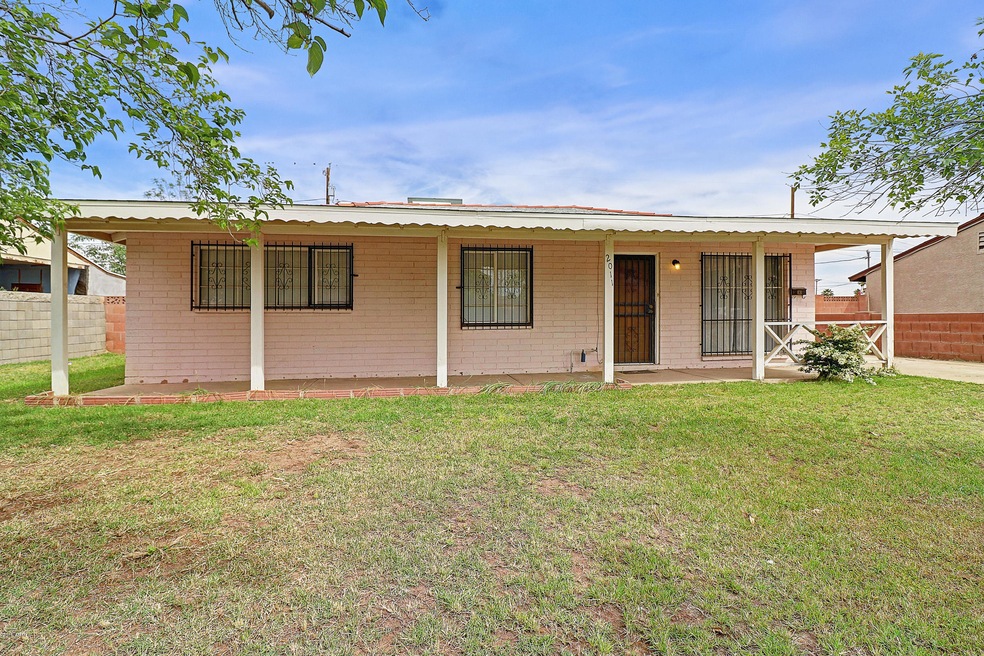 2011 N 37th Drive