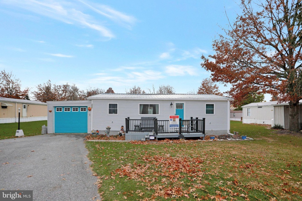 1570 Palm Springs Dr, Chambersburg, PA 17202 - photo 1