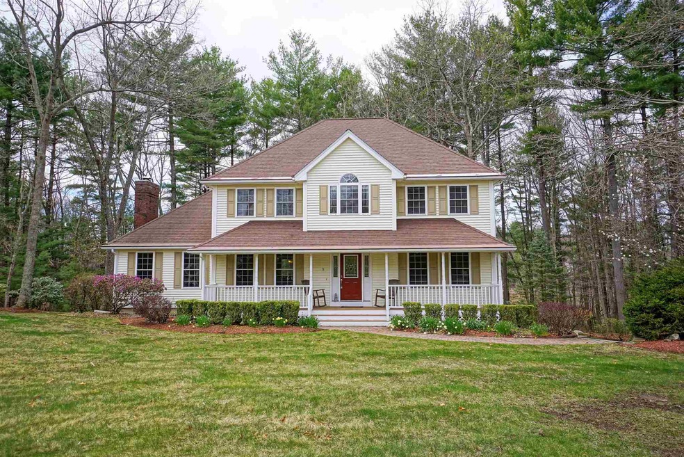 3 Sterling Dr, Londonderry, NH 03053 - photo 1