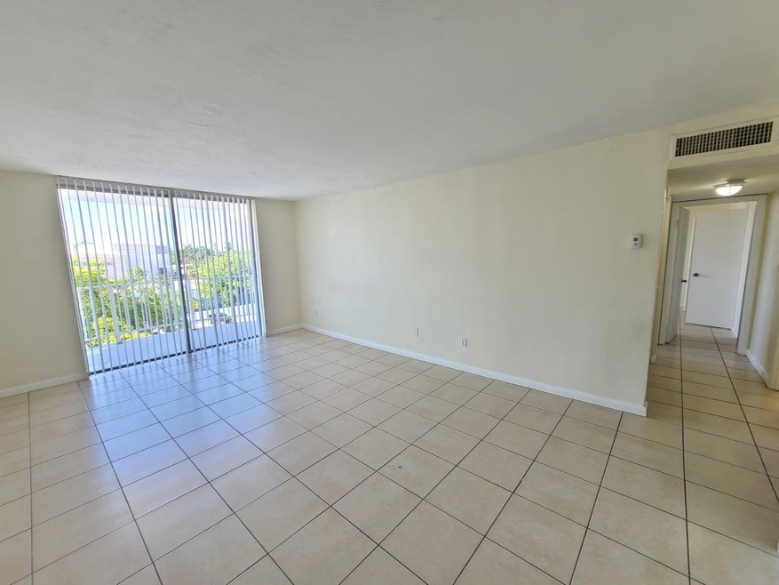 496 NW 165th Street Rd unit D409, Miami, FL 33169 - photo 1