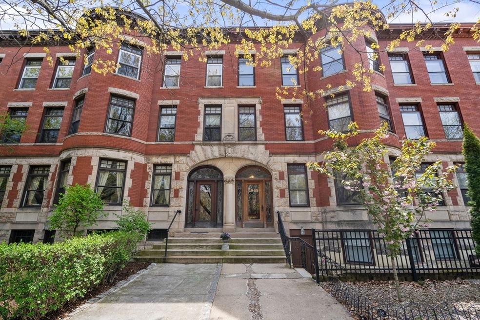 1865 Beacon St unit 3, Brookline, MA 02445 - photo 1