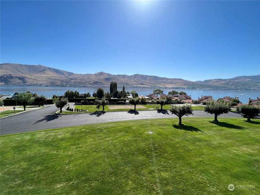 100 Lake Chelan Shores Dr unit 15-8J, Chelan, WA 98816 - photo 1