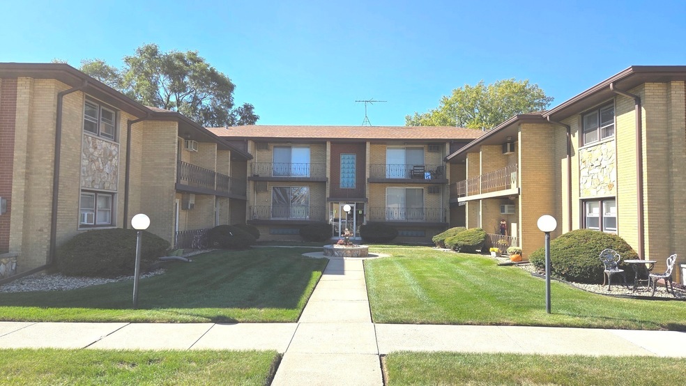 18318 Exchange Ave #1B. 2 bed, 2 bath totally move
