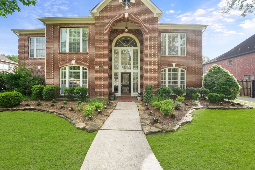 1811 Streamside Dr, Friendswood, TX 77546 - photo 1