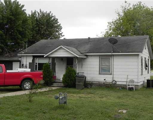 203 W Thurman St, Prairie Grove, AR 72753 - photo 1
