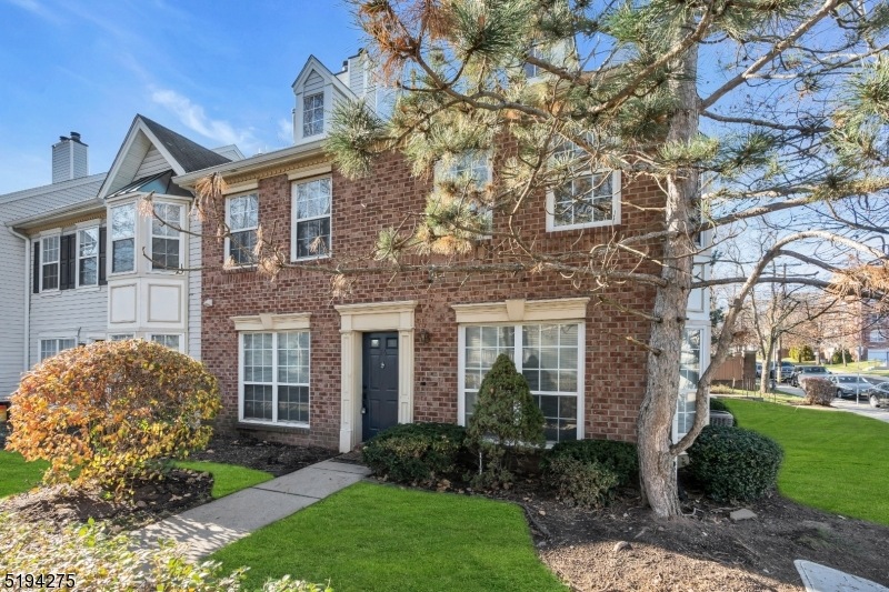 54 Boston Ct, Newark, NJ 07103 - photo 1