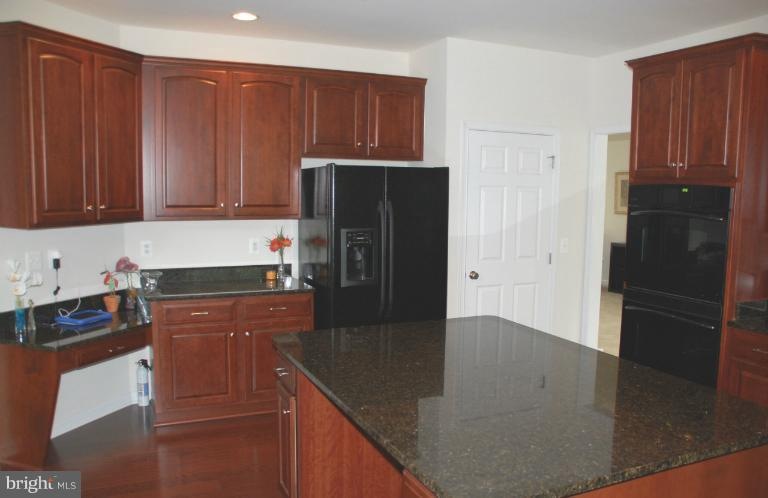 25319 Justice Dr, Chantilly, VA 20152 - photo 1