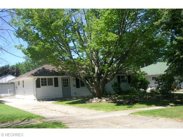 324 Thelma Dr, Sheffield Lake, OH 44054 - photo 1