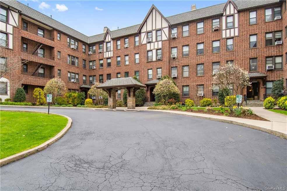 246 Bronxville Rd unit I2, Bronxville, NY 10708 - photo 1