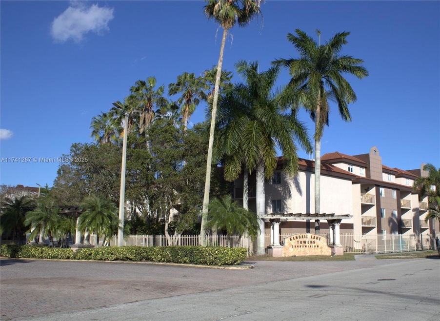 Kendall Lakes Towers unit 311, Miami, FL 33193 - photo 1
