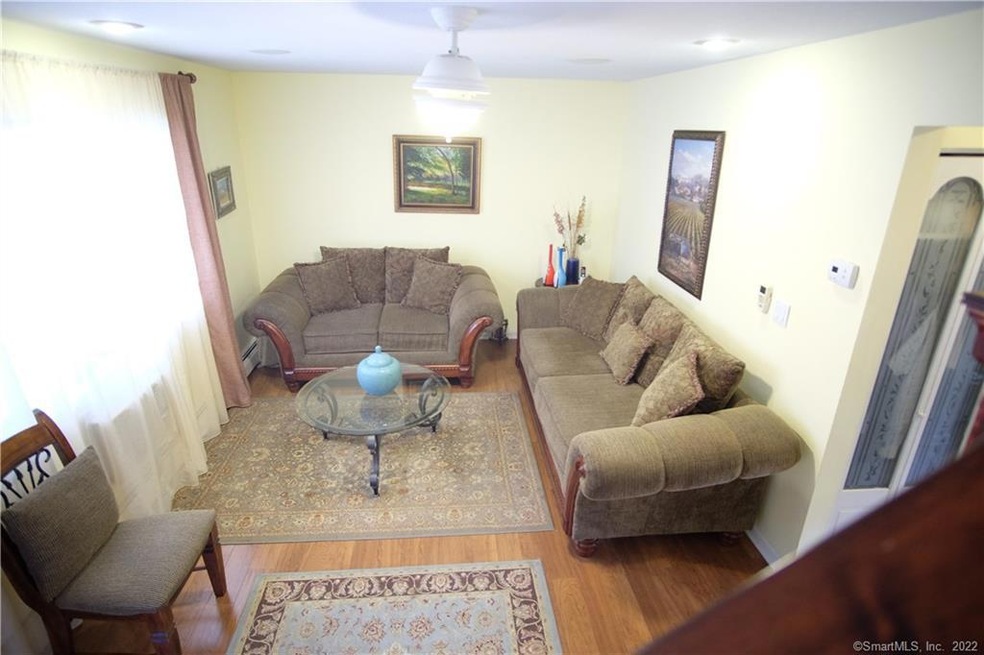 240 Oakville Ave unit C, Waterbury, CT 06708 - photo 1