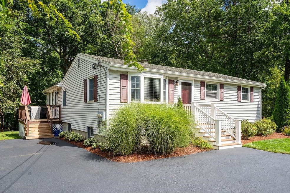 6 Lantern Ln, MerriMacK, NH 03054 - photo 1