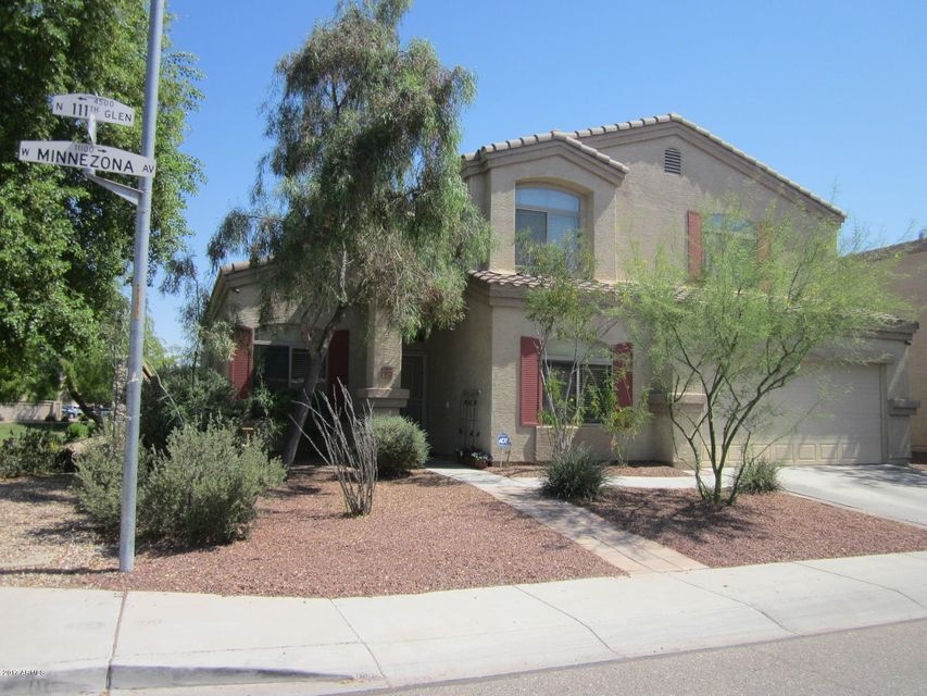 Great curb appeal!