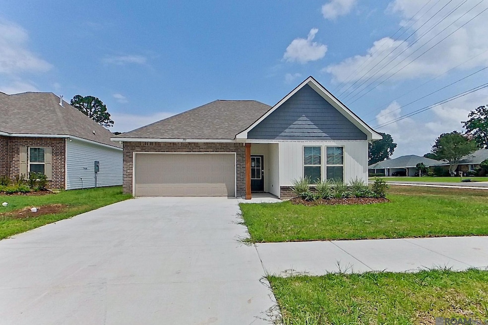 100 Teddy Ln, Lafayette, LA 70507 - photo 1