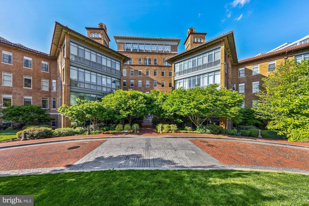 The Columbia Residences unit 427, Washington, DC 20037 - photo 1