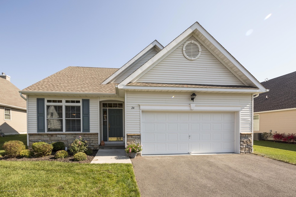 01_House Front