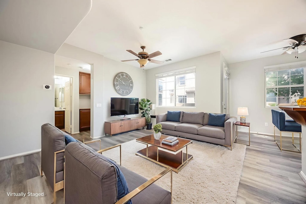 44984 Hawthorn St unit 208, Temecula, CA 92592 - photo 1