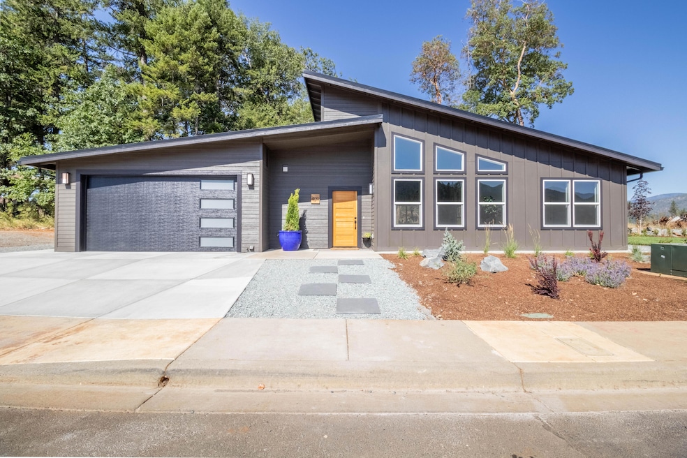 409 Selah Ln, Cave Junction, OR 97523 - photo 1