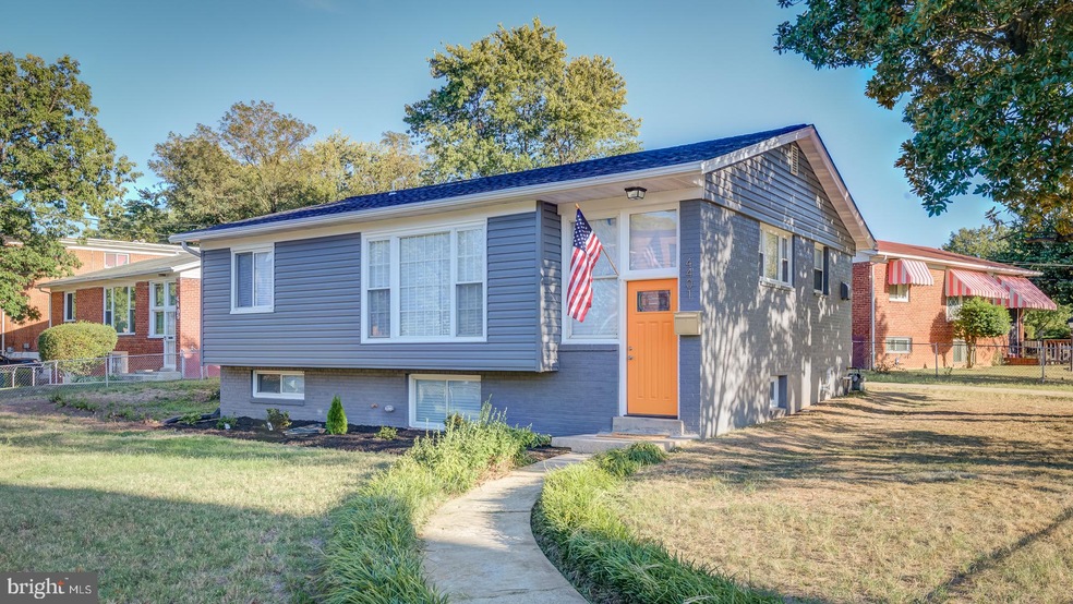 4401 G St SE, Washington, DC 20019 - photo 1