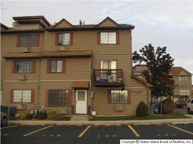 92 Lamped Loop unit 141, Staten Island, NY 10314 - photo 1