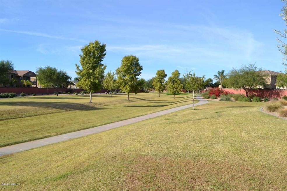 2263 S Valle Verde Cir unit 8, Mesa, AZ 85209 - photo 1