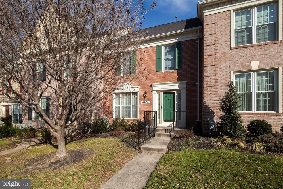 11915 Thurloe Dr, Lutherville Timonium, MD 21093 - photo 1