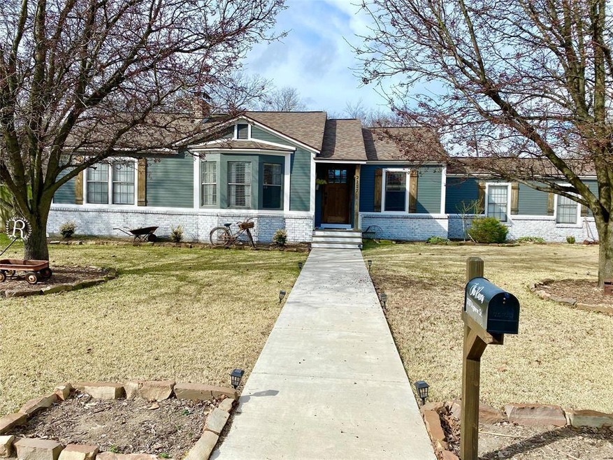 2117 Agnew St, Bonham, TX 75418 - photo 1