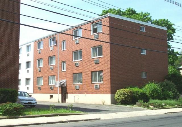 4 van Zant St unit A8, Norwalk, CT 06855 - photo 1