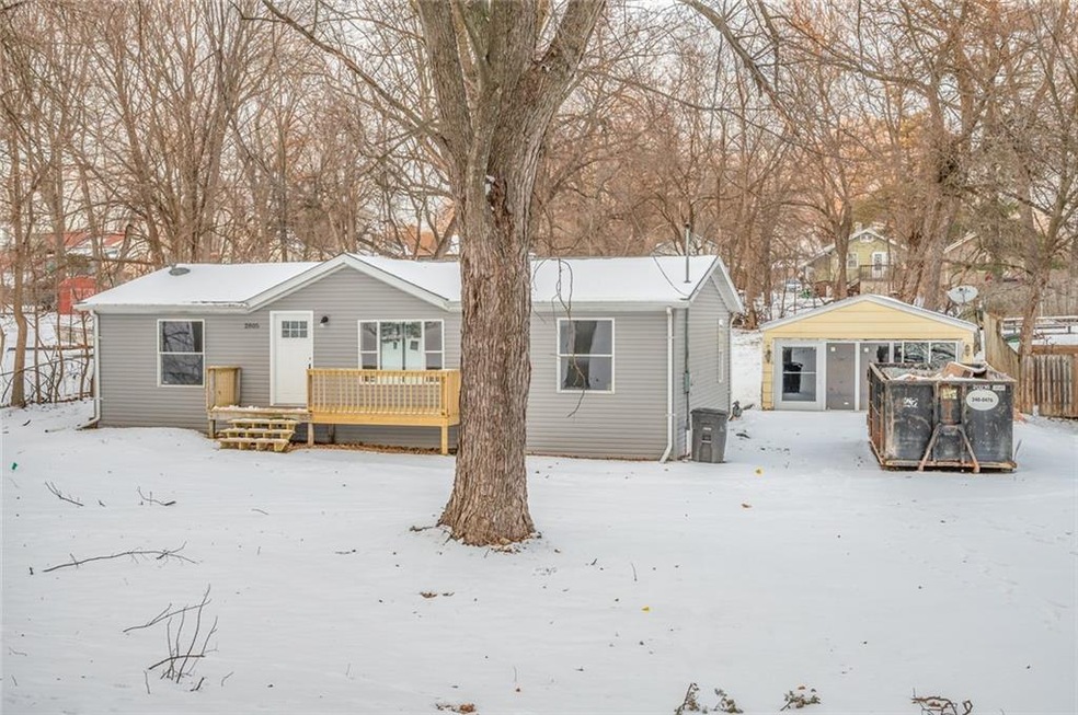 2805 Sheridan Ave, Des Moines, IA 50310 - photo 1