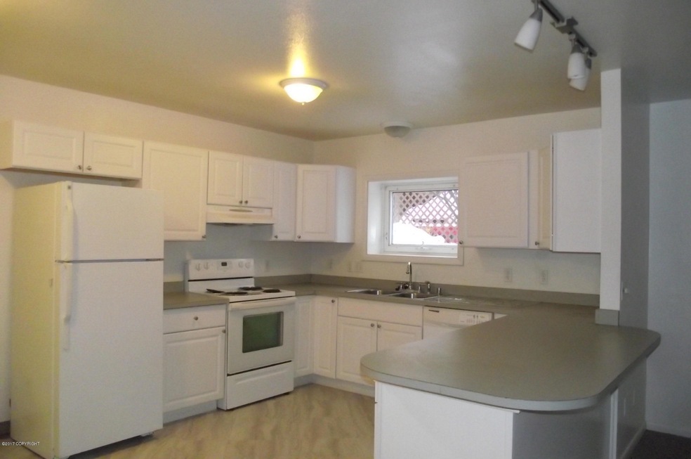 930 W 27th Ave unit 6, Anchorage, AK 99503 - photo 1