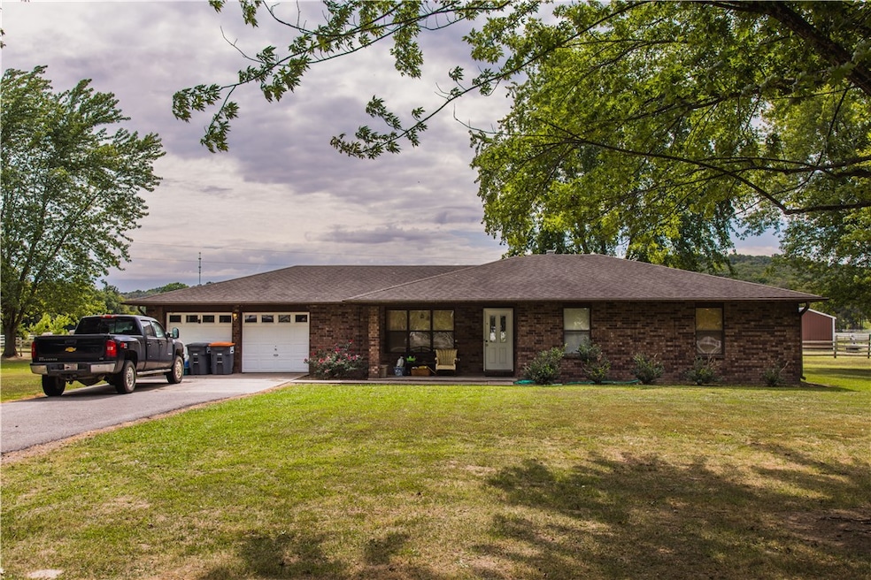 1943 Harris Dr, Fayetteville, AR 72701 - photo 1