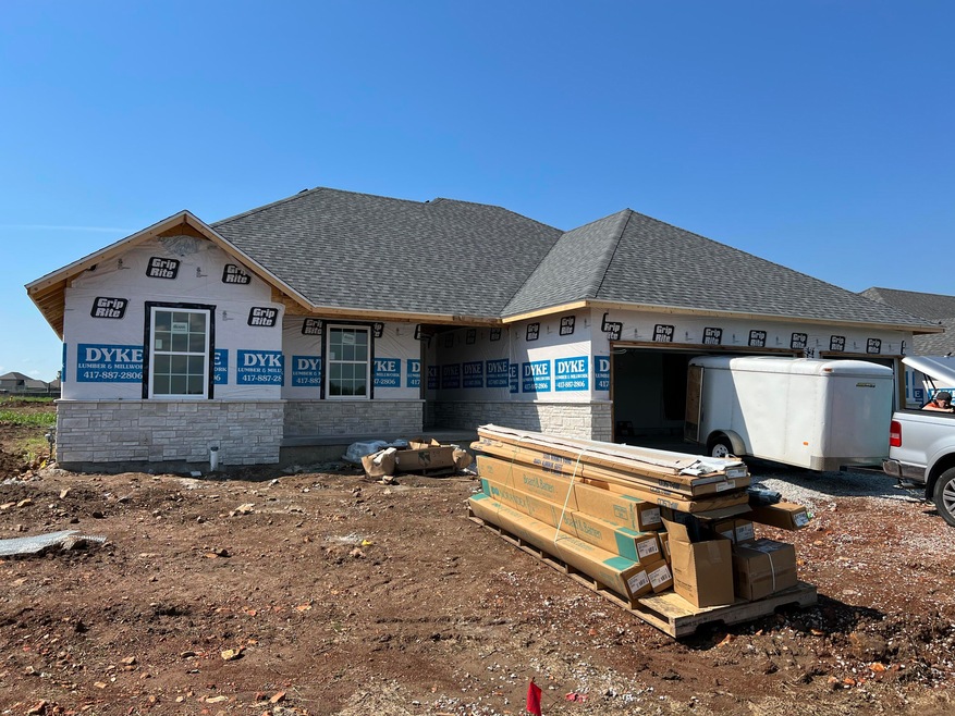 1778 E New Madrid Dr, Republic, MO 65738 - photo 1