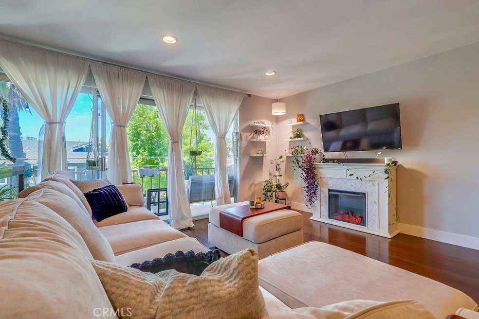 3609 E 2nd St unit 303, Long Beach, CA 90803 - photo 1