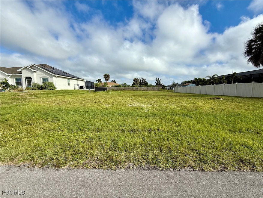 1907 SW 2nd St, Cape Coral, FL 33991 - photo 1