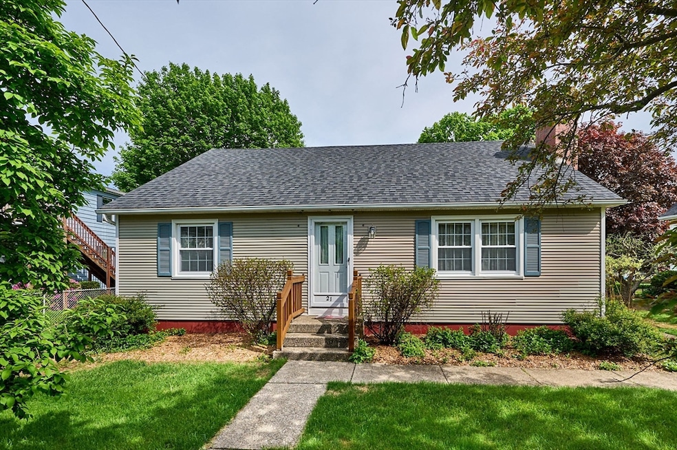 21 Davis St, Easthampton, MA 01027 - photo 1